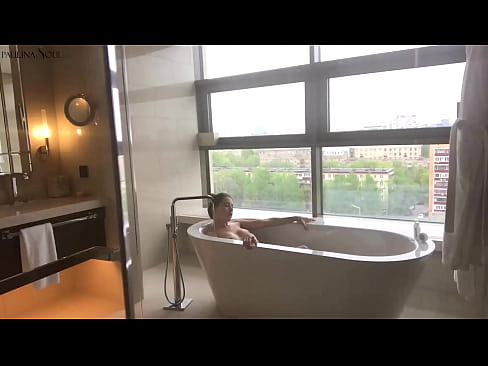 ❤️ Ogromna bejba strastno drka svojo pičko v kopalnici ☑ Anal video na sl.pornpk.ru ❌❤